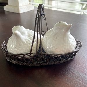 NWT Bird Salt And Pepper Shakers In Wire Basket by Creative Co-op